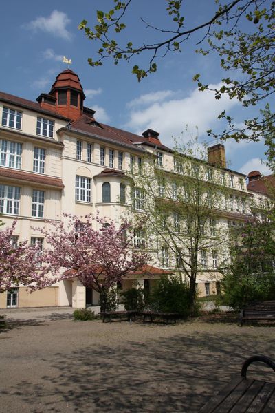 Außenbereich Werner Heisenberg Gymnasium Riesa