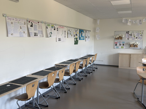 Scholl-Zimmer Wandseite