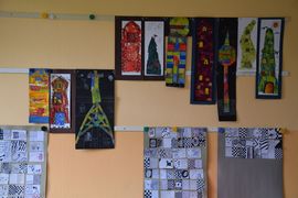 Kleine und große Kunstwerke finden sich im ganzen Schulhaus...