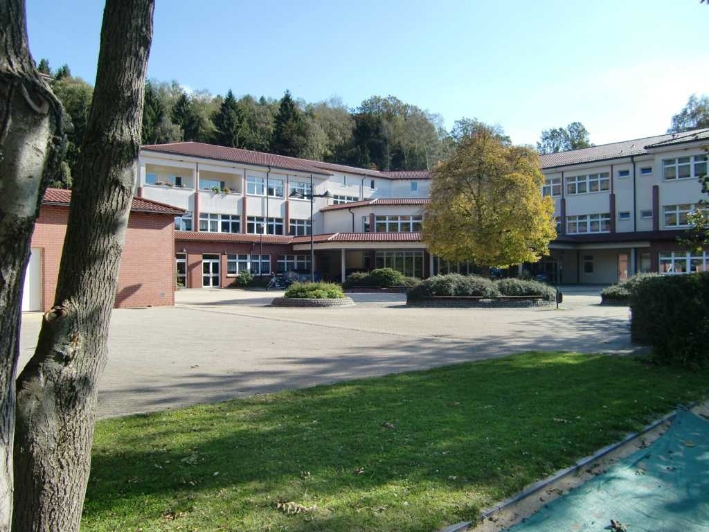 Foto des Schulgebäudes